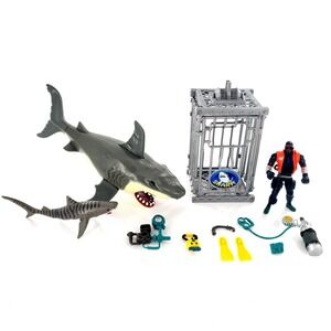 Animal Planet Extreme Shark Adventure Playset Action Figure Chomping Action